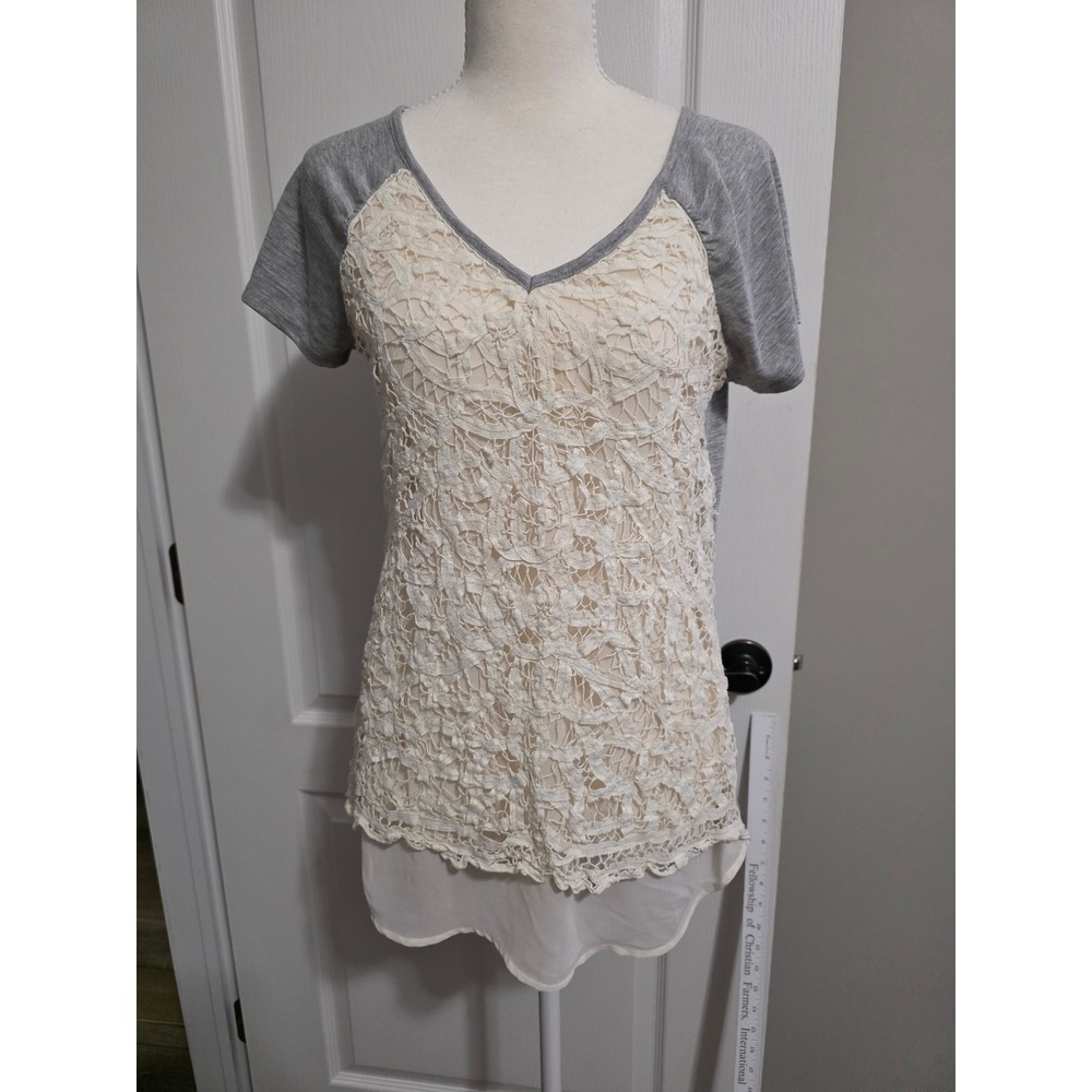 Maurices Gray Heather Lace Front Raglan V-Neck T-Shirt Women Medium Dainty Retro